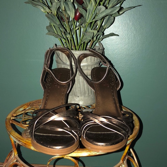 Mudd “Kriss” Strappy Ankle Sandal sz9 - Picture 2 of 6